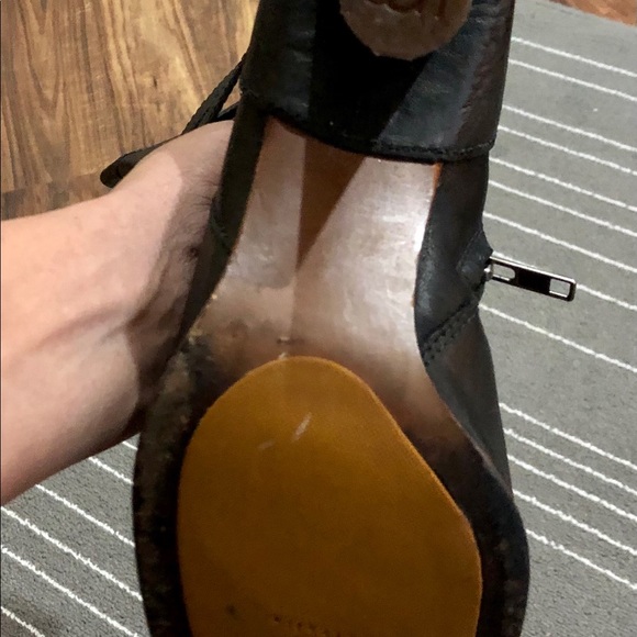 COPY - UGG Boots - Picture 11 of 15